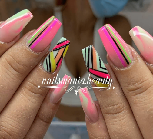 Manicura de varios colores