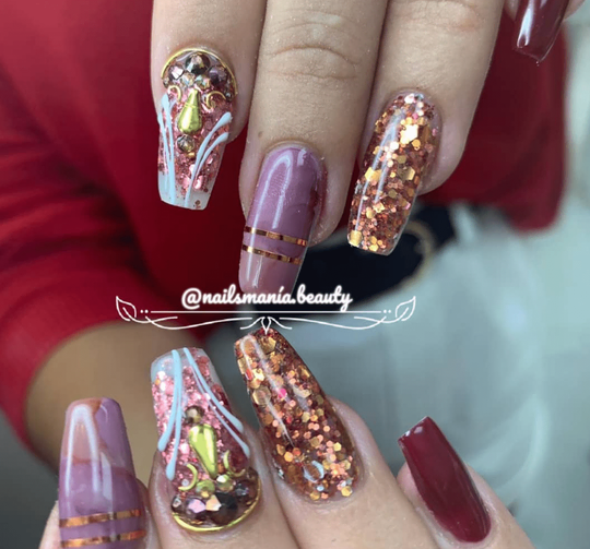 Decoración en manicura 